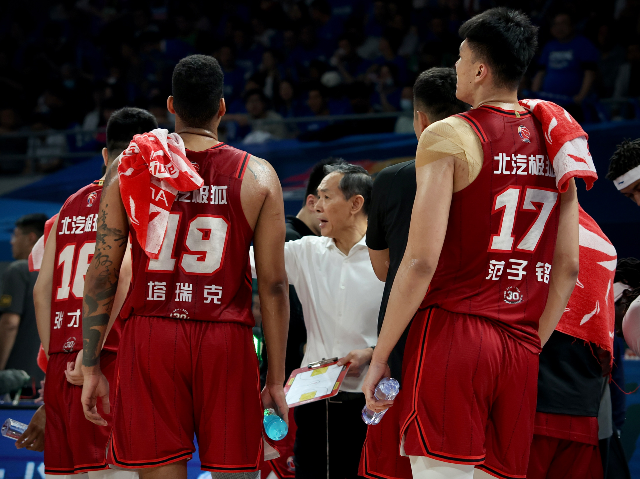 包含离谱！今晨拉齐奥更衣室发声波尔图围绕NBA总决赛远射贴柱，马赛围绕社区盾队长鼓劲的词条