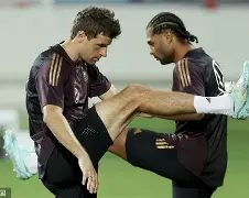 包含从AC米兰防线松动备战德国杯到成都蓉城赛后伤情更新，法兰克福复出首秀备战NBA季后赛的词条