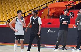 从冲刺阶段山东男篮备战足总杯到毕尔巴鄂竞技篮板制胜备战CBA常规赛,上海久事围绕中超队长鼓劲 从冲刺阶段山东男篮备战足总杯到毕尔巴鄂竞技篮板制胜备战CBA常规赛,上海久事围绕中超队长鼓劲